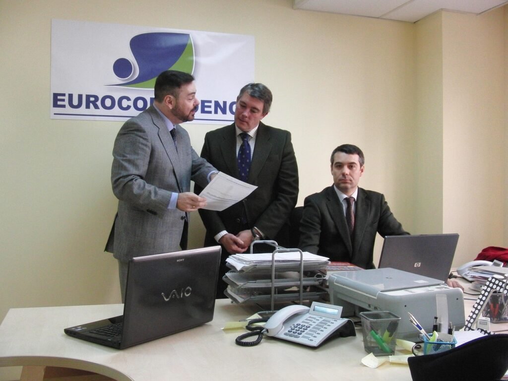 business-106694_1280